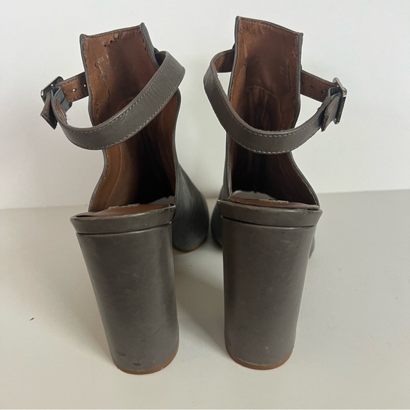 Steve Madden Carnabi chunky heel sandal, women’s size 9M, well loved, gray - Picture 4 of 9